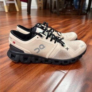 Selling a pair of On Running Cloud X women size 8.5 fawn magnet